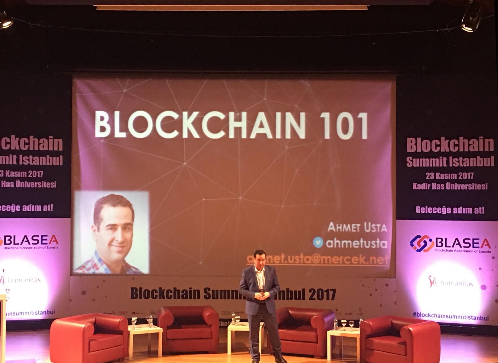 Blockchain Summit Istanbul'da Ahmet Usta sahnede